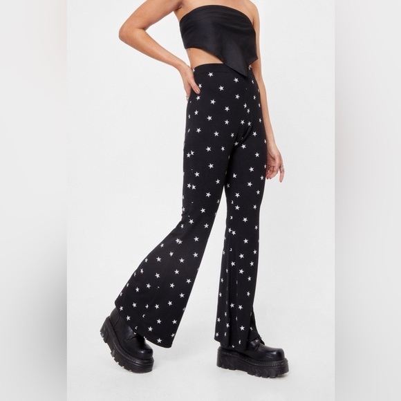 Nasty Gal Black Star Print High Waisted Flare Pants Women’s Plus Size 16 - Picture 1 of 5